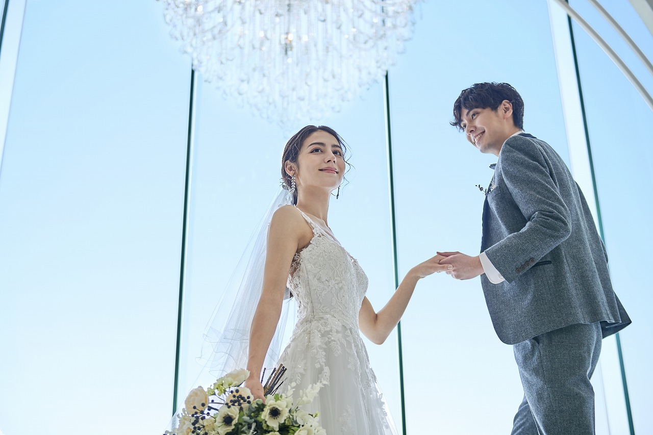 早期予約でお得に★2026年6～8月限定の150万特典！光り輝くチャペル×緑豊かなガーデン×海景